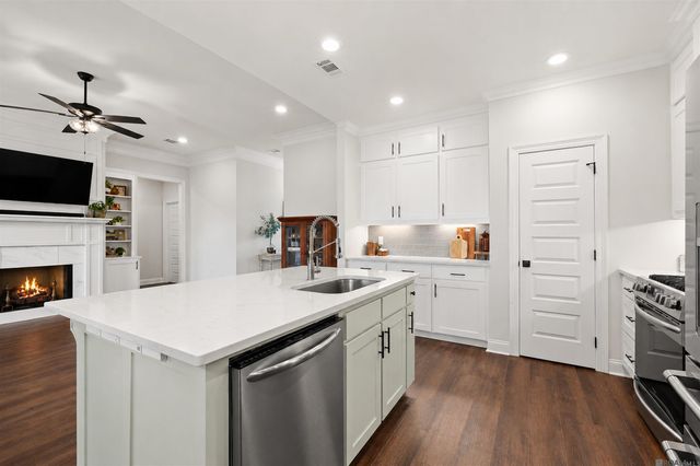 44022 Bayou Blvd, St Amant, LA 70774