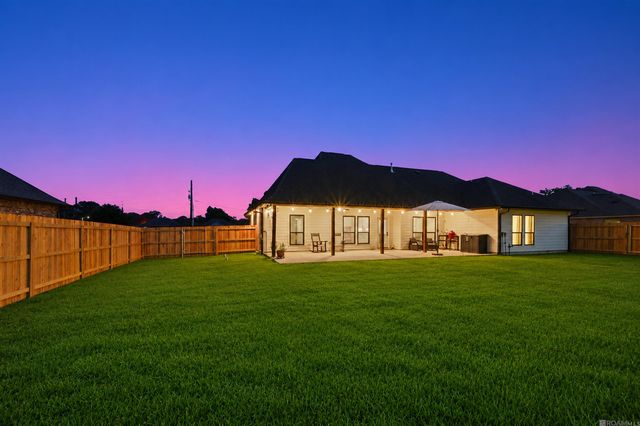 44022 Bayou Blvd, St Amant, LA 70774