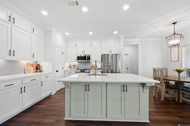 44022 Bayou Blvd, St Amant, LA 70774