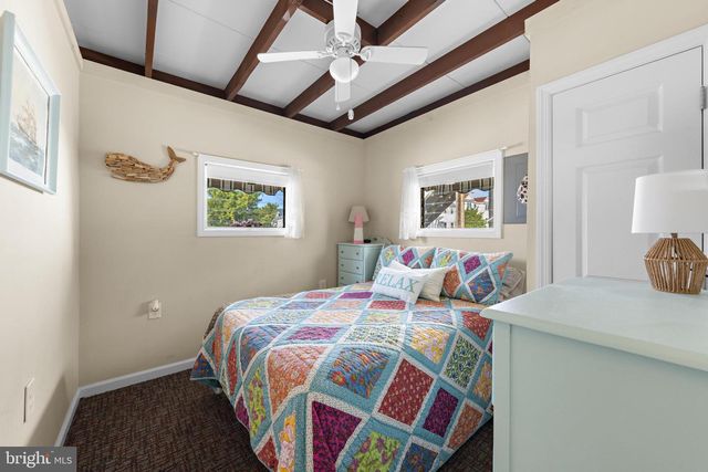 7 HAROLD LN, Manahawkin, NJ 08050
