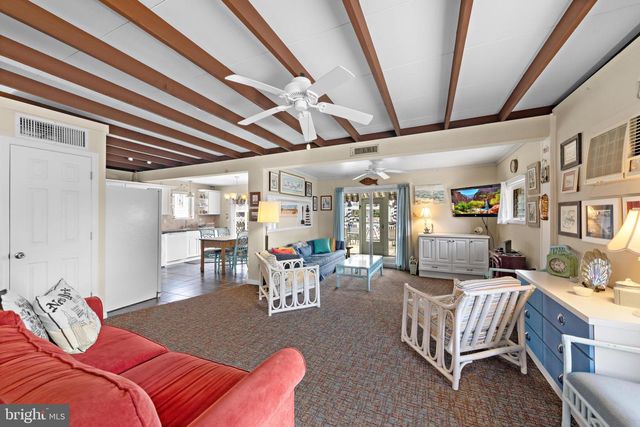 7 HAROLD LN, Manahawkin, NJ 08050