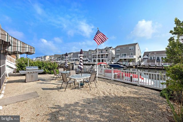 7 HAROLD LN, Manahawkin, NJ 08050