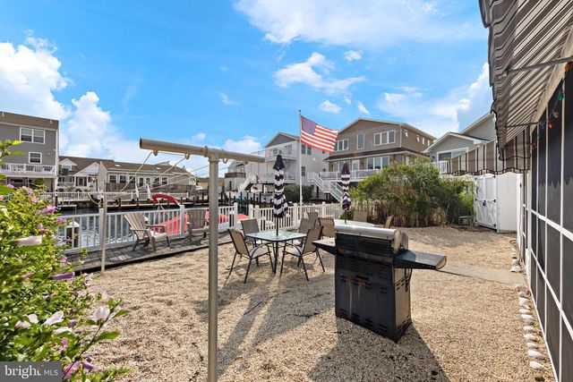 7 HAROLD LN, Manahawkin, NJ 08050