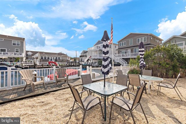 7 HAROLD LN, Manahawkin, NJ 08050