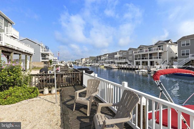 7 HAROLD LN, Manahawkin, NJ 08050