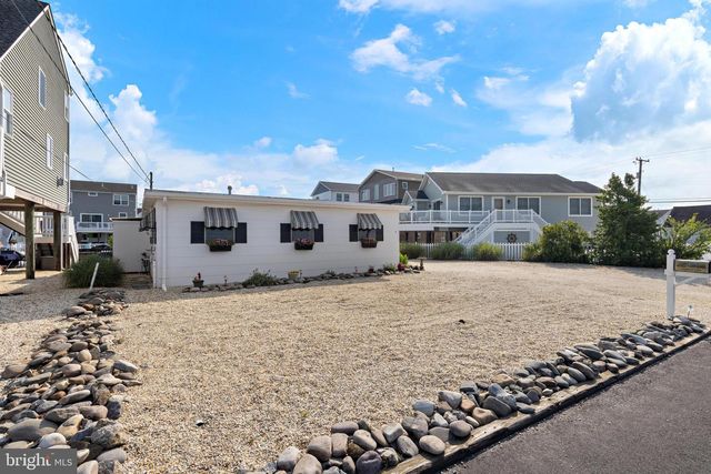 7 HAROLD LN, Manahawkin, NJ 08050