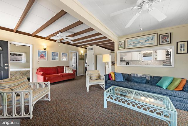 7 HAROLD LN, Manahawkin, NJ 08050