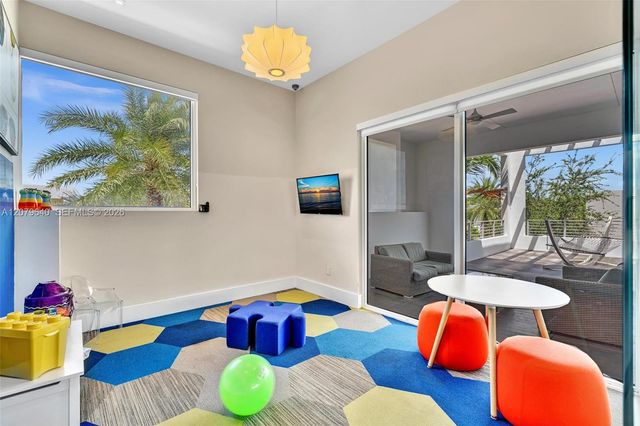 9870 NW 74th Terrace, Doral, FL 33178