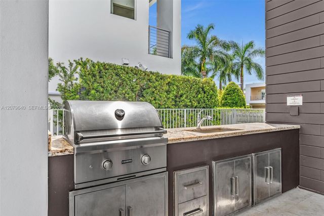 9870 NW 74th Terrace, Doral, FL 33178