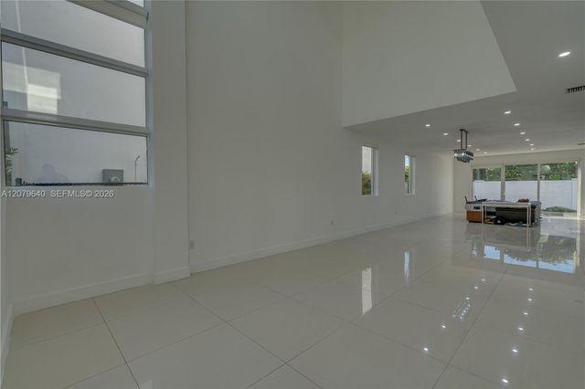 9870 NW 74th Terrace, Doral, FL 33178
