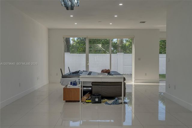 9870 NW 74th Terrace, Doral, FL 33178