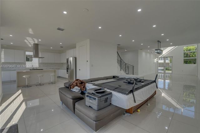 9870 NW 74th Terrace, Doral, FL 33178