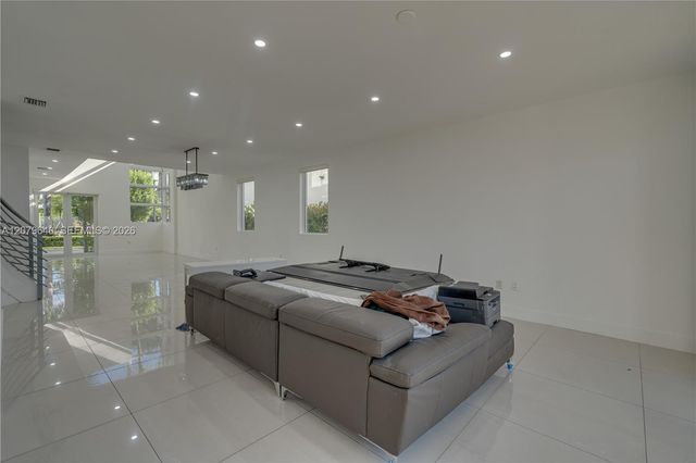 9870 NW 74th Terrace, Doral, FL 33178