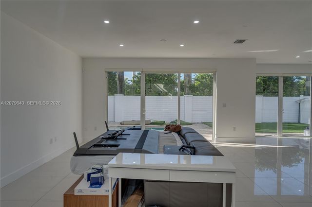 9870 NW 74th Terrace, Doral, FL 33178