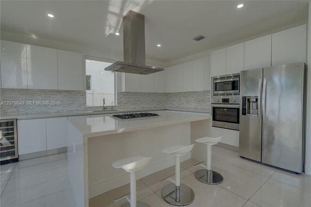 9870 NW 74th Terrace, Doral, FL 33178