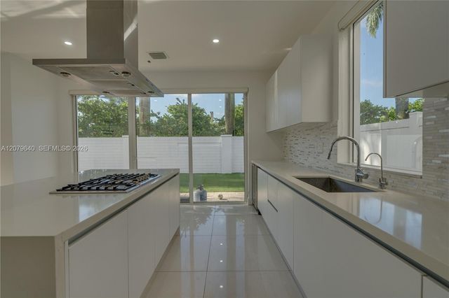 9870 NW 74th Terrace, Doral, FL 33178