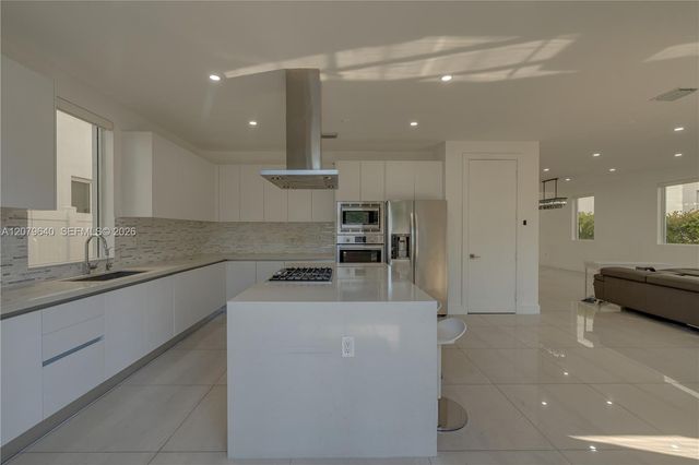 9870 NW 74th Terrace, Doral, FL 33178