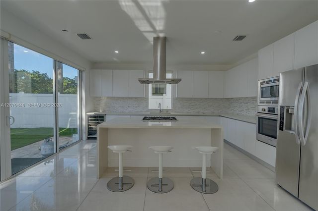 9870 NW 74th Terrace, Doral, FL 33178