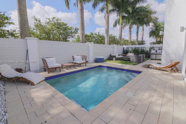 9870 NW 74th Terrace, Doral, FL 33178