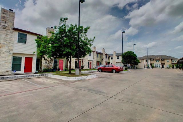 6900 E Riverside DR 8, Austin, TX 78741