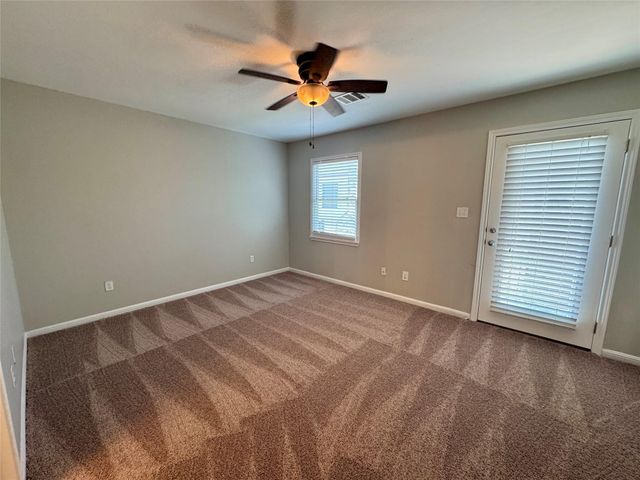 6900 E Riverside DR 8, Austin, TX 78741