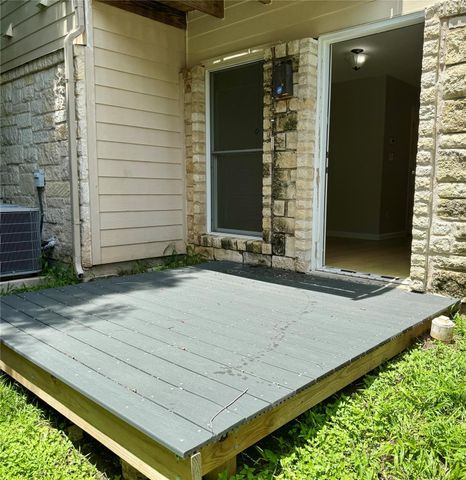 6900 E Riverside DR 8, Austin, TX 78741
