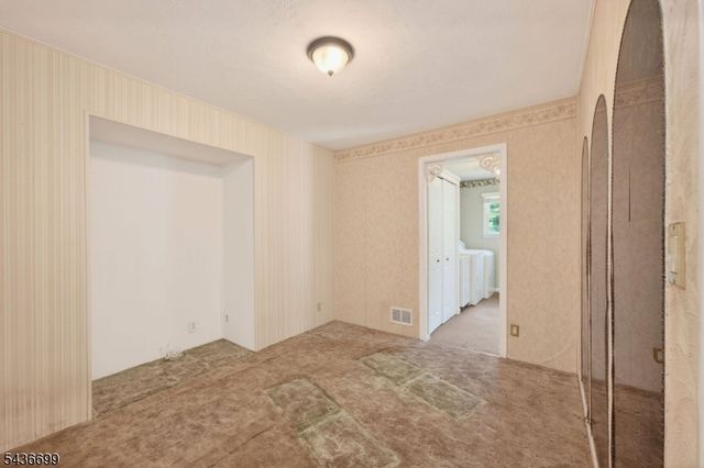 421 Melrose Ave, Middlesex Boro, NJ 08846
