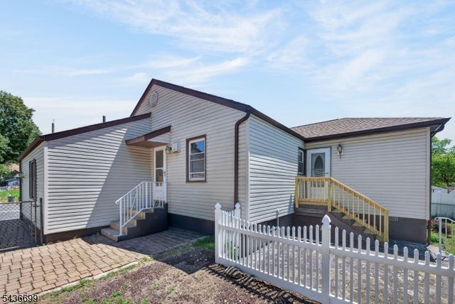 421 Melrose Ave, Middlesex Boro, NJ 08846