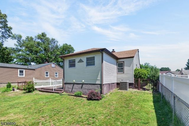 421 Melrose Ave, Middlesex Boro, NJ 08846