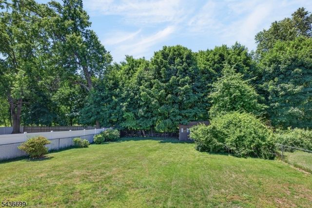 421 Melrose Ave, Middlesex Boro, NJ 08846