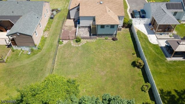 421 Melrose Ave, Middlesex Boro, NJ 08846