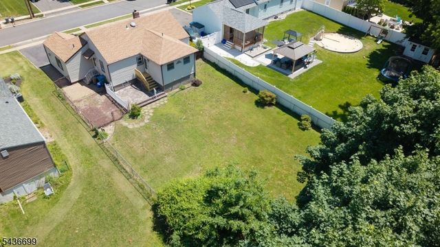 421 Melrose Ave, Middlesex Boro, NJ 08846