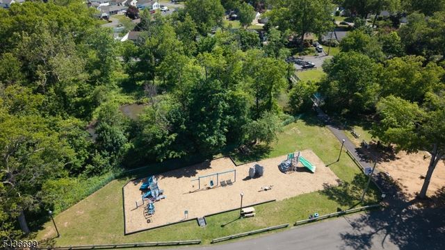 421 Melrose Ave, Middlesex Boro, NJ 08846