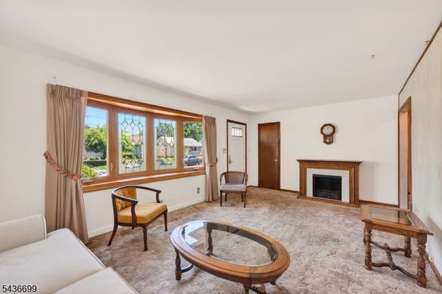 421 Melrose Ave, Middlesex Boro, NJ 08846