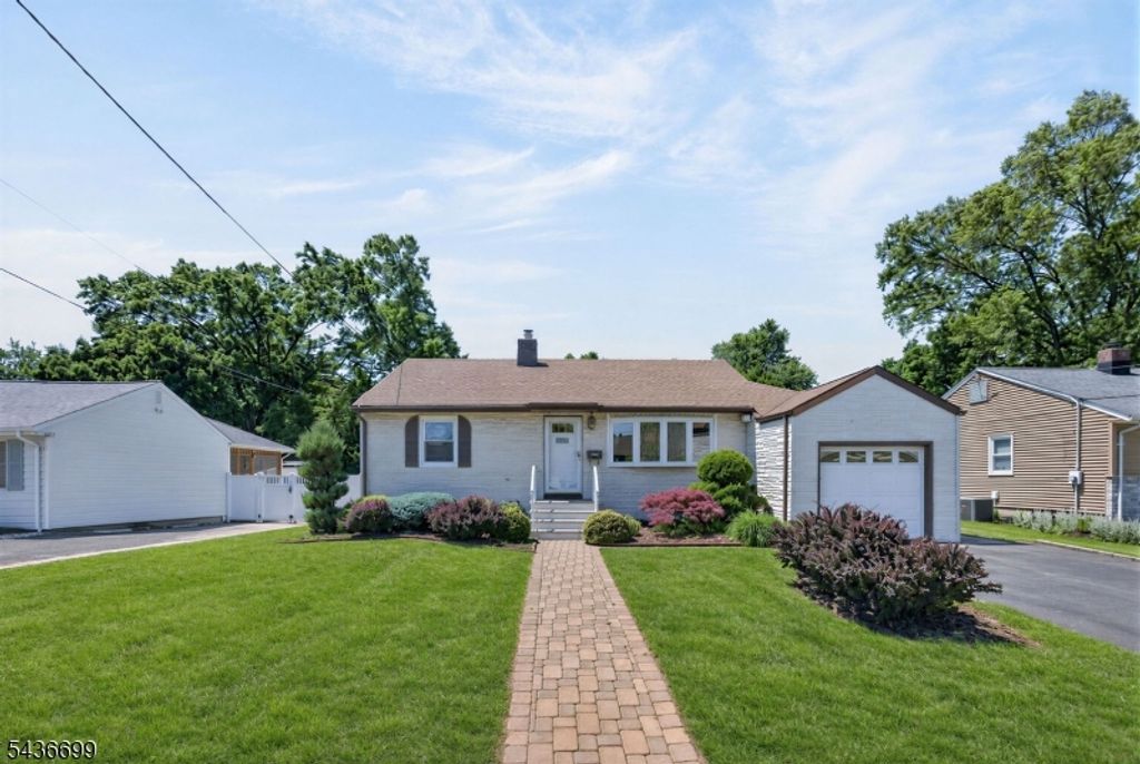 421 Melrose Ave, Middlesex Boro, NJ 08846