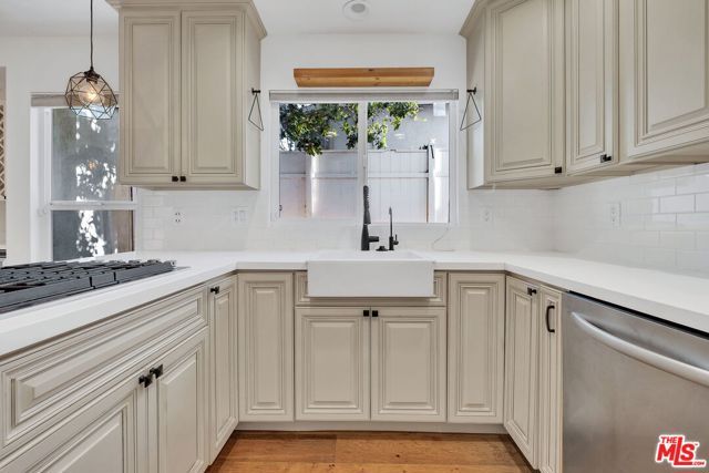 5433 Tampa Avenue, Los Angeles, CA 91356