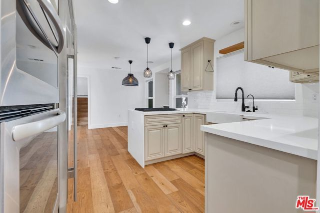 5433 Tampa Avenue, Los Angeles, CA 91356
