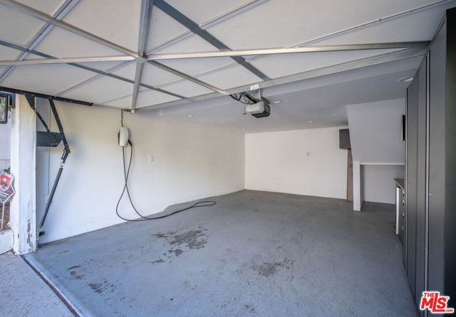 5433 Tampa Avenue, Los Angeles, CA 91356