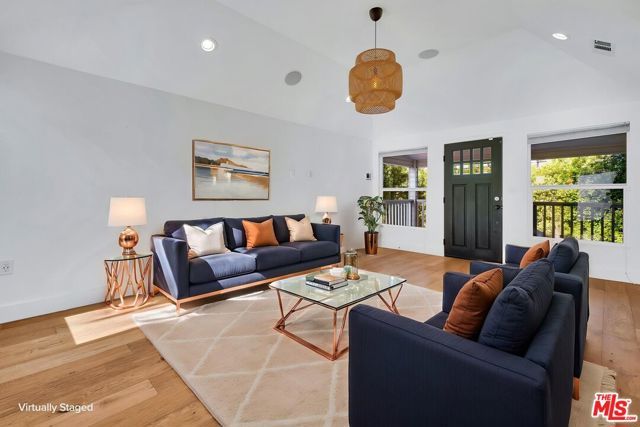 5433 Tampa Avenue, Los Angeles, CA 91356