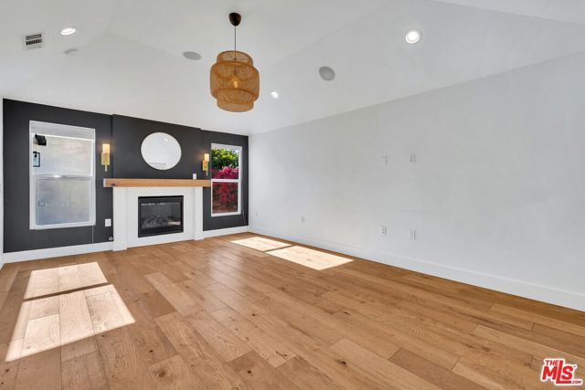 5433 Tampa Avenue, Los Angeles, CA 91356