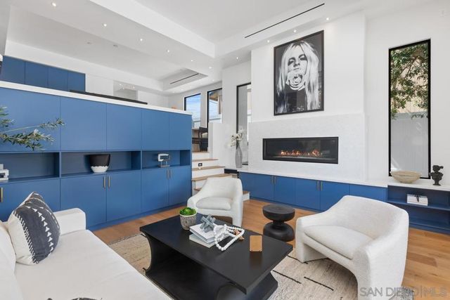 744 Bonair St, La Jolla, CA 92037