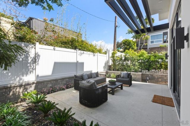 744 Bonair St, La Jolla, CA 92037
