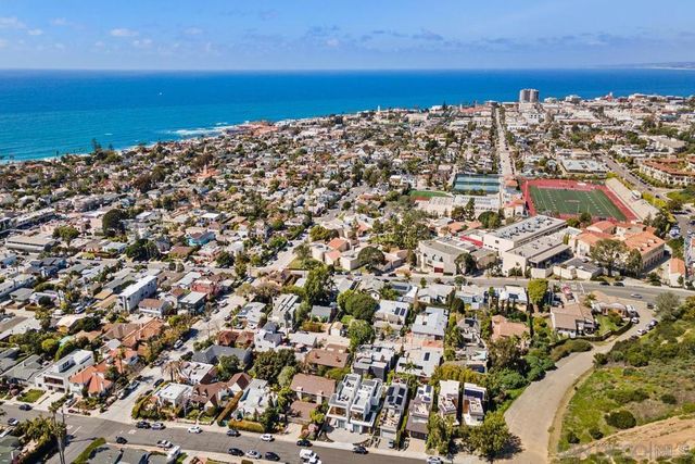 744 Bonair St, La Jolla, CA 92037