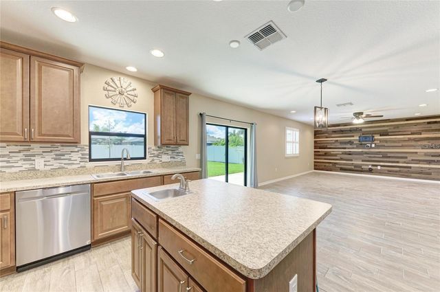 2084 LA PALMA AVENUE, Port Charlotte, FL 33953