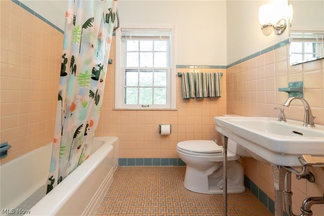 23425 Duffield Road, Shaker Heights, OH 44122