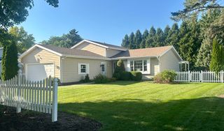 5010 W Ashland Drive, Mchenry, IL 60050