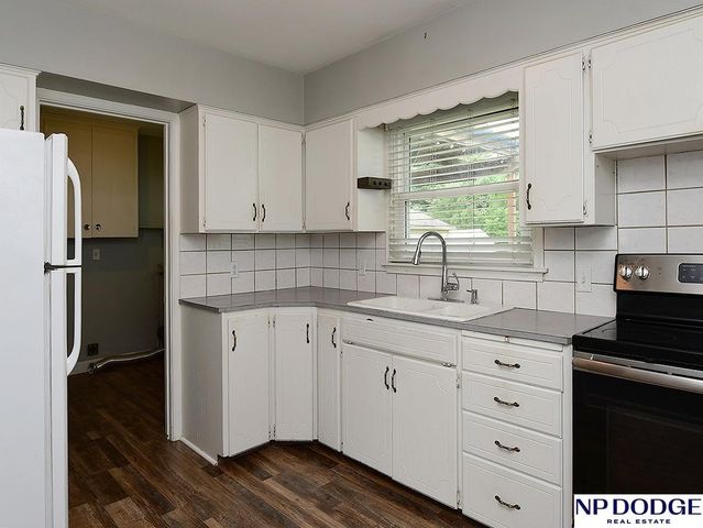 6826 Pacific Street, Omaha, NE 68106