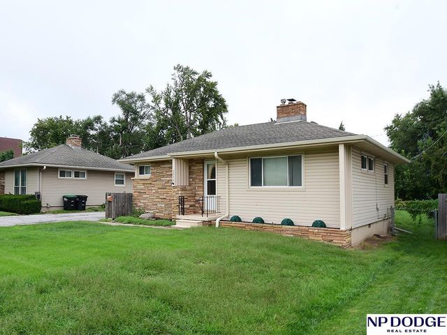 6826 Pacific Street, Omaha, NE 68106