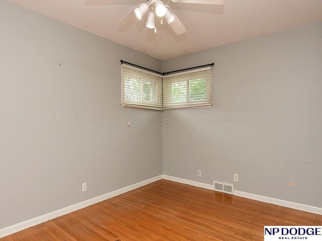 6826 Pacific Street, Omaha, NE 68106