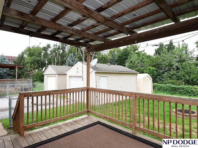 6826 Pacific Street, Omaha, NE 68106